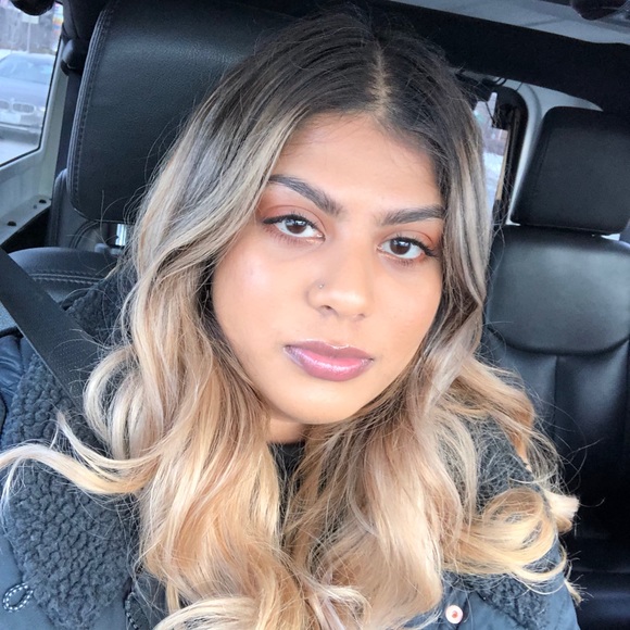 Meet your Posher, Julia - Picture 1 of 1